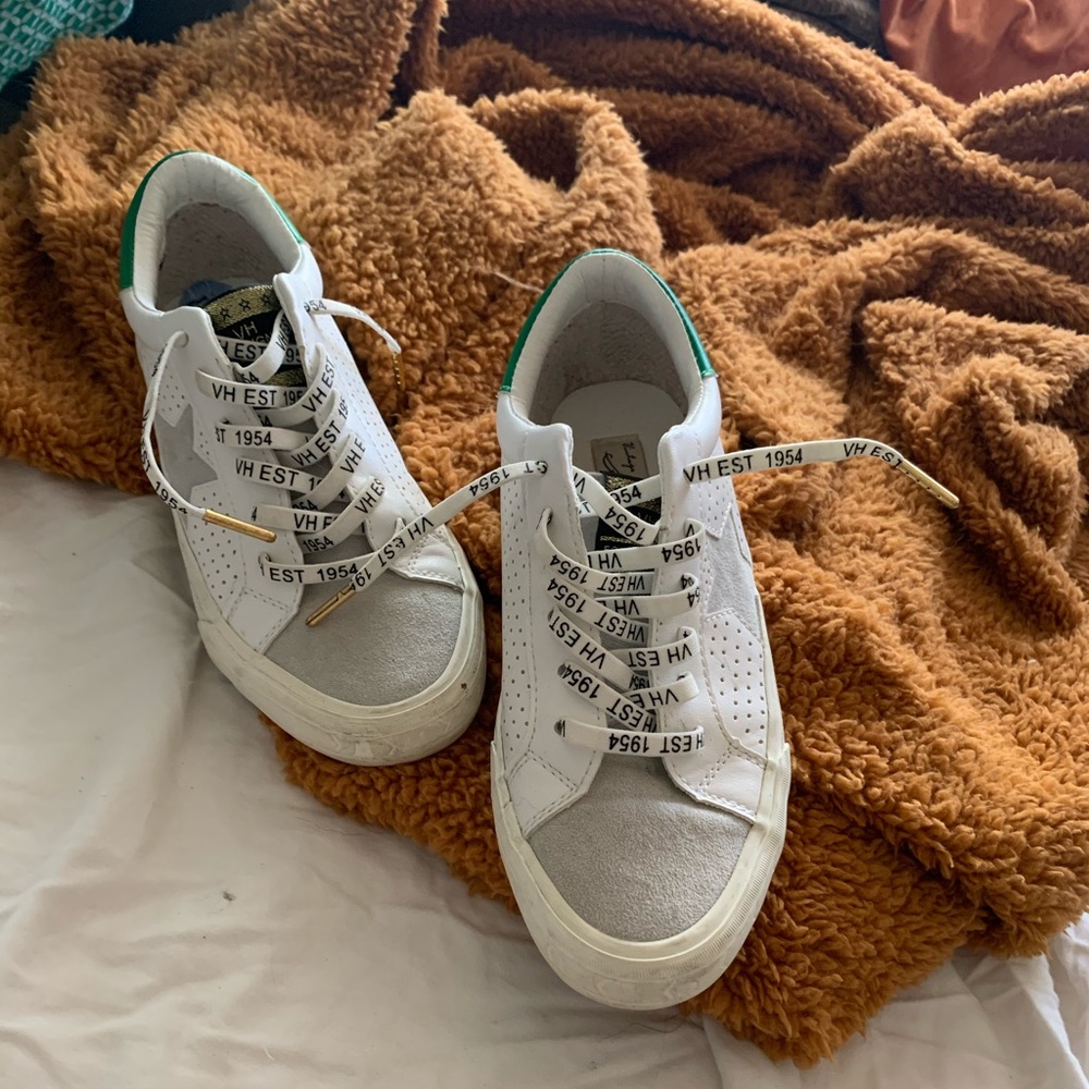 VINTAGE HAVANA• shoes with green heels